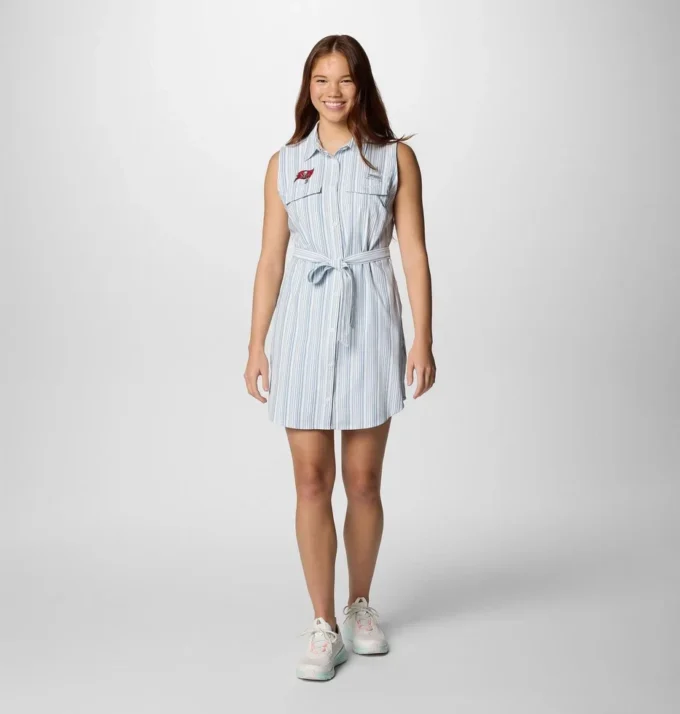Abito da donna PFG Sun Drifter™ Woven Dress II – Tampa Bay Buccaneers Abito da donna PFG Sun Drifter™ Woven Dress II – Tampa Bay Buccaneers